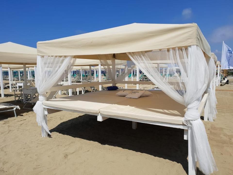 Teresita Wellness Club Apartman Viareggio Kültér fotó